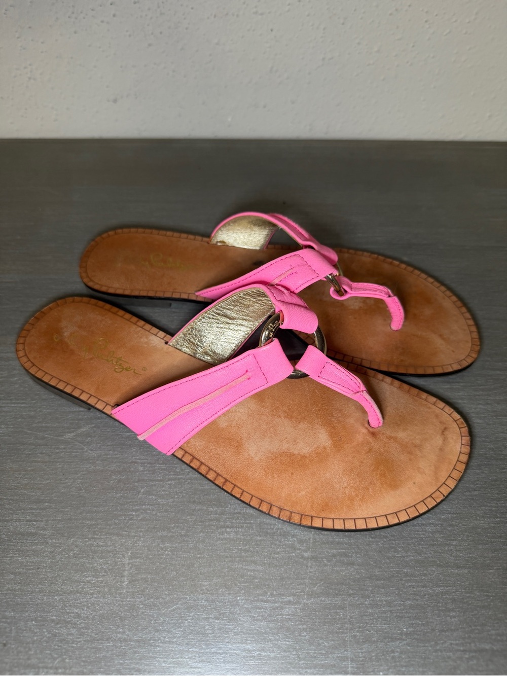 Lilly Pulitzer Womens 7M Barbie Pink Leather Gold Ring Thong Flip Flops Sandals